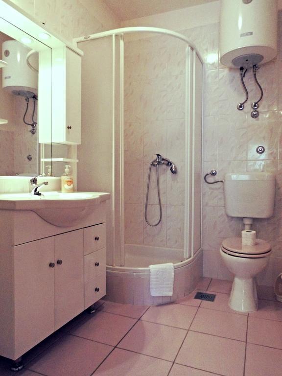 Apartmani Simic Starigrad Paklenica Exteriör bild