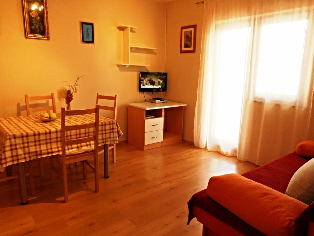 Apartmani Simic Starigrad Paklenica Exteriör bild