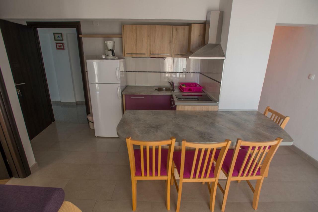 Apartmani Simic Starigrad Paklenica Exteriör bild