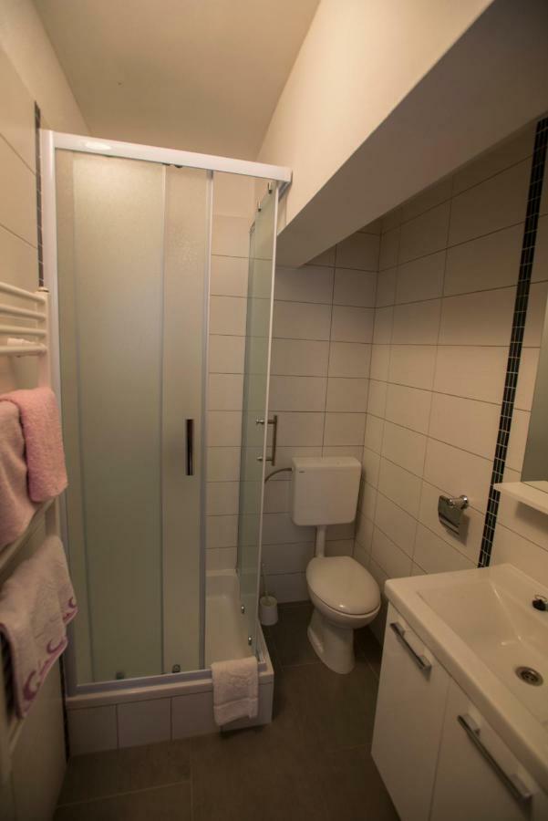 Apartmani Simic Starigrad Paklenica Exteriör bild