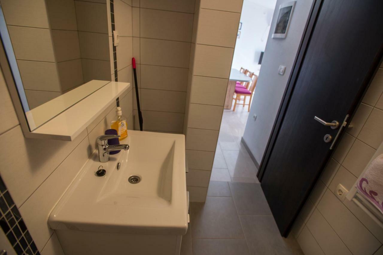 Apartmani Simic Starigrad Paklenica Exteriör bild
