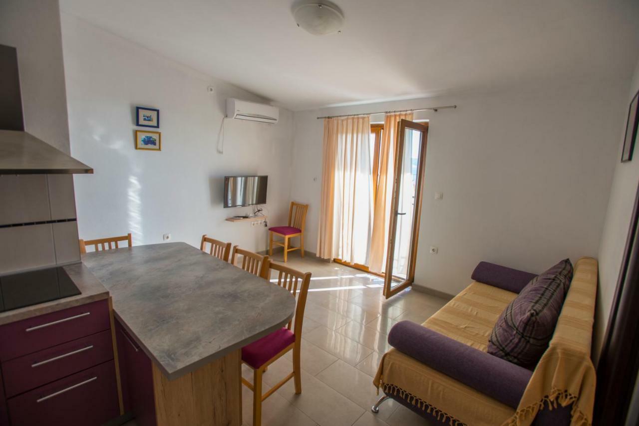 Apartmani Simic Starigrad Paklenica Exteriör bild
