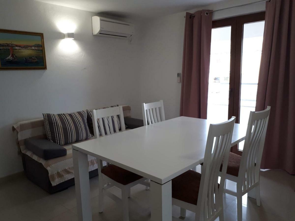Apartmani Simic Starigrad Paklenica Exteriör bild